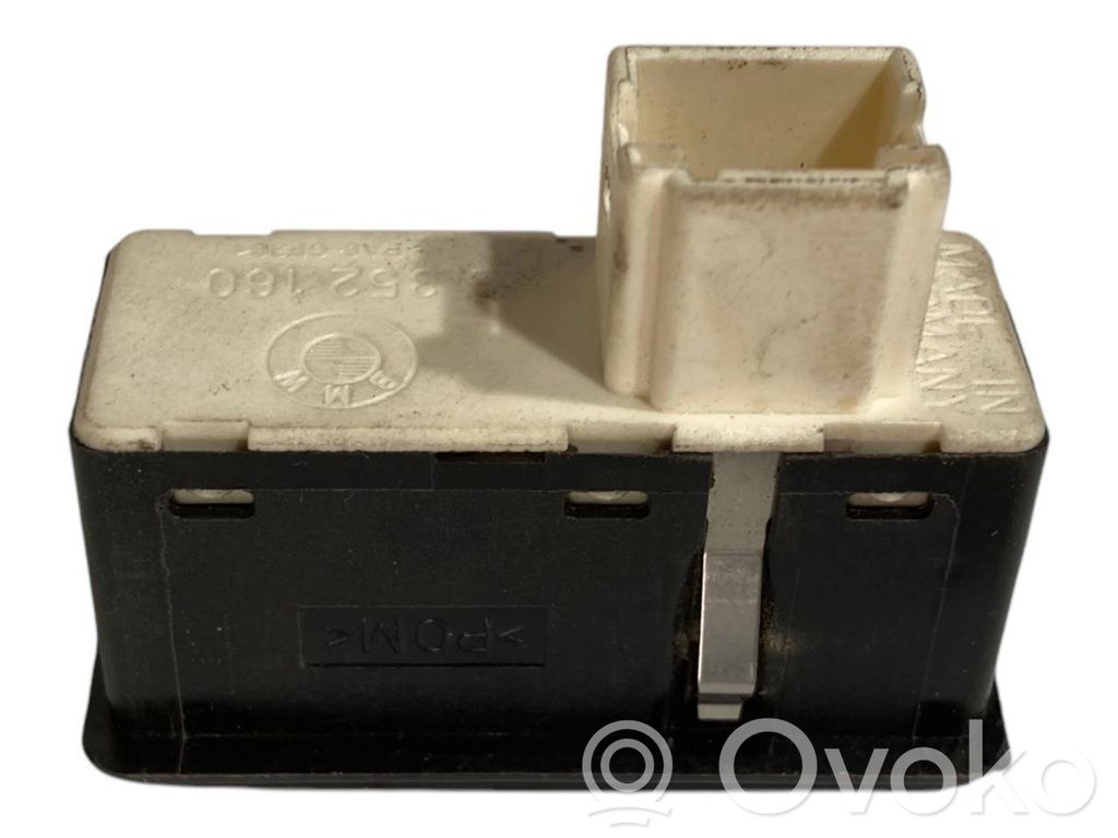 Seat adjustment switch(es)
