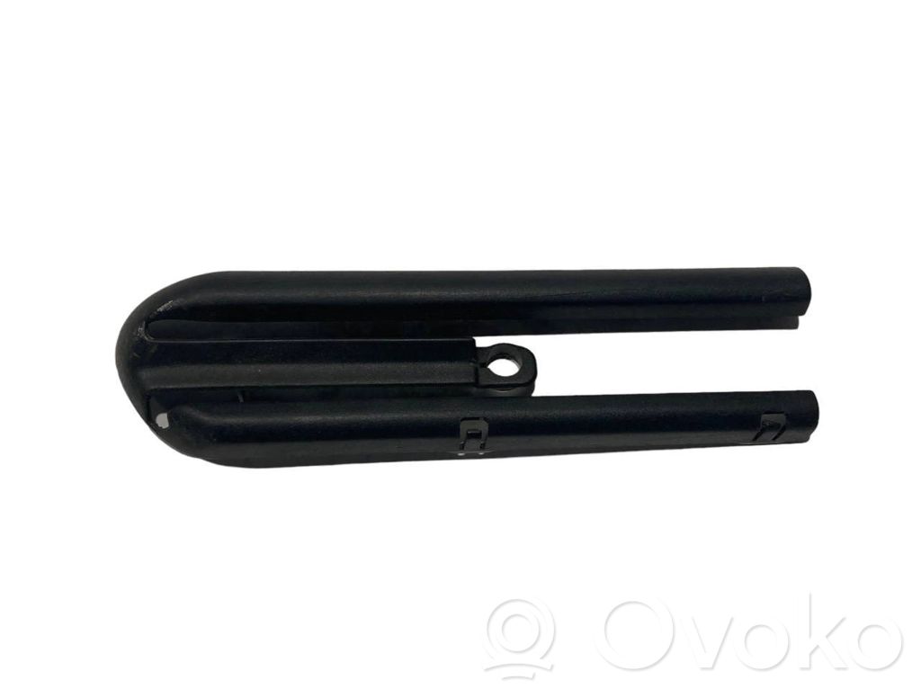 Front driver's seat rail(s)