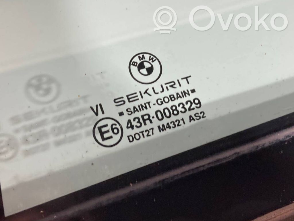 Mazais stikls "A" aizmugurējās durvīs