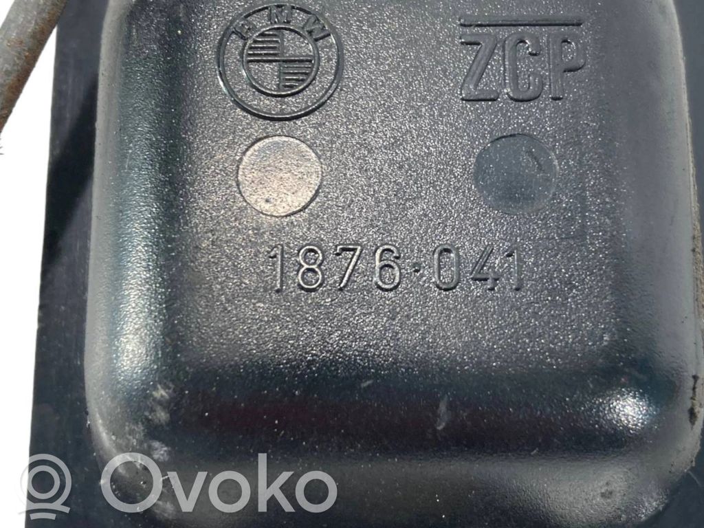 Internal opening handle