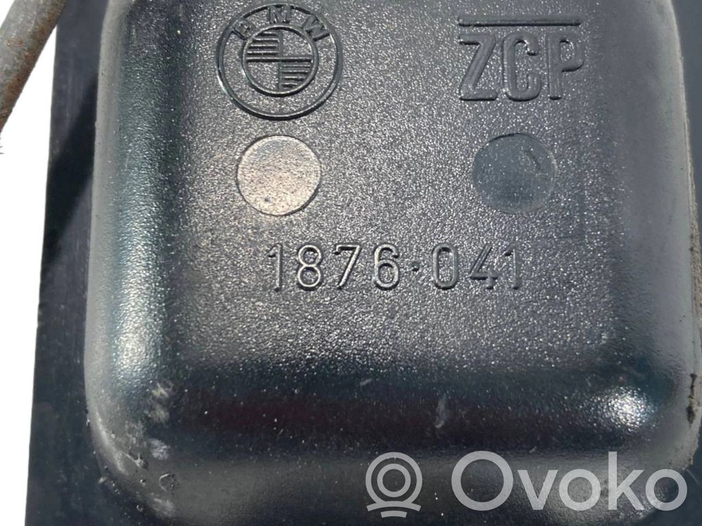 Internal opening handle