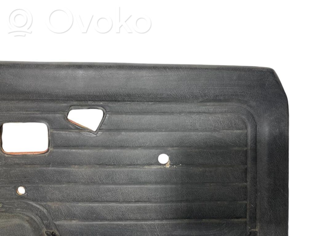 Priekšējo durvju apdare