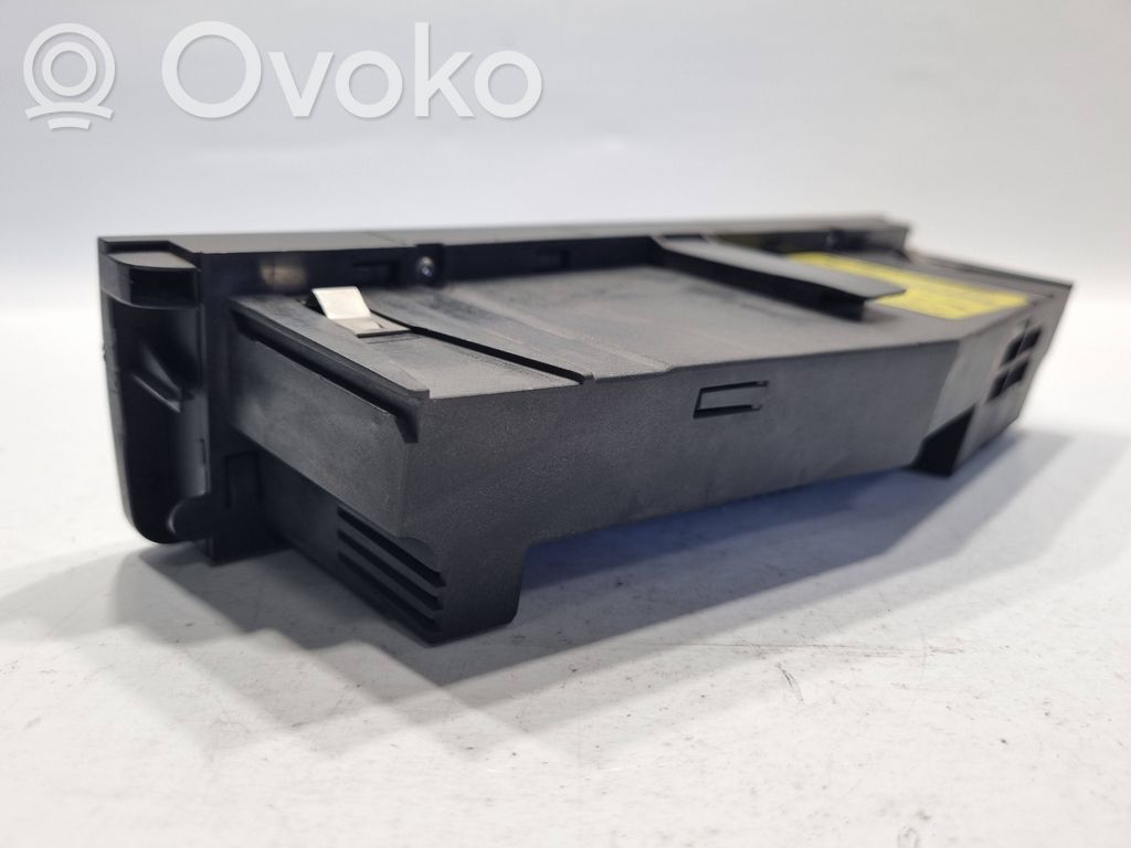 Air conditioning / climate control / interior heating control unit (in the passenger compartment)