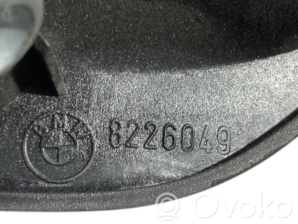 Internal opening handle
