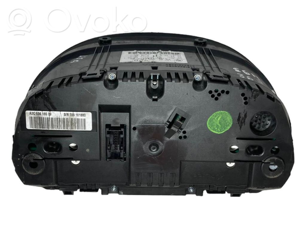 Speedometer (in the instrument panel)