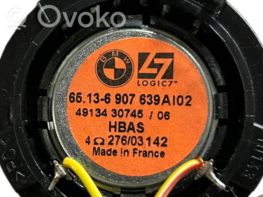 Skaļrunis (-i) pakaļējās durvīs