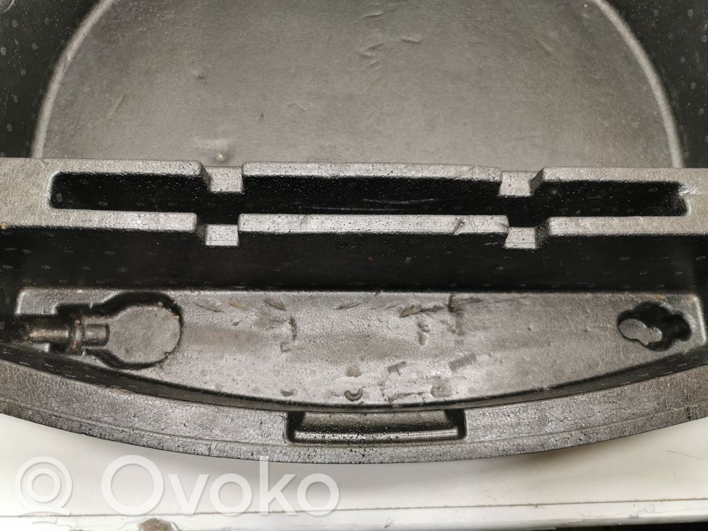 Spare wheel compartment trim