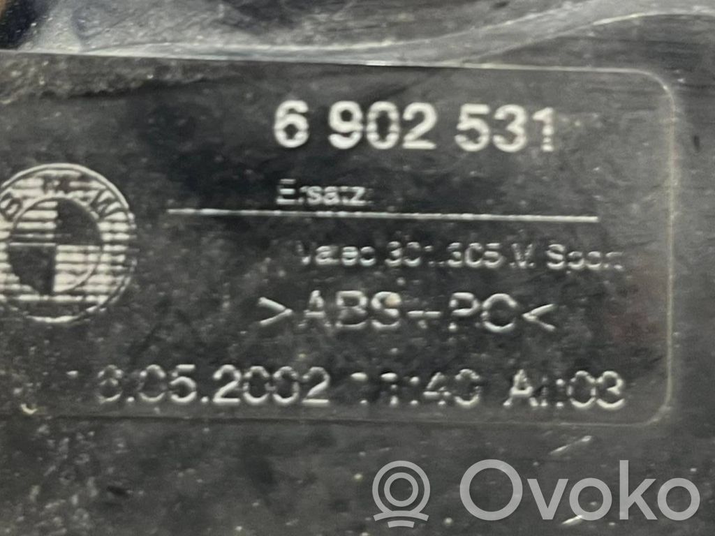 Задний фонарь в кузове