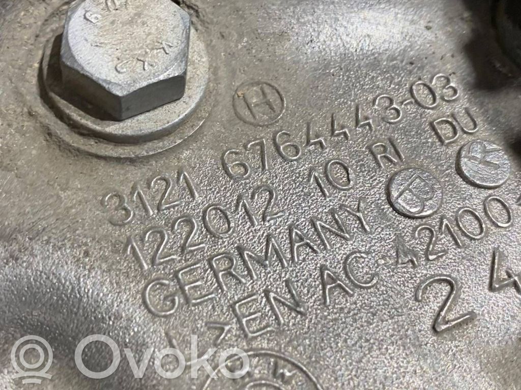 Priekšējā riteņa rumbas vārpstas šarnīrs (stupica, capfa)