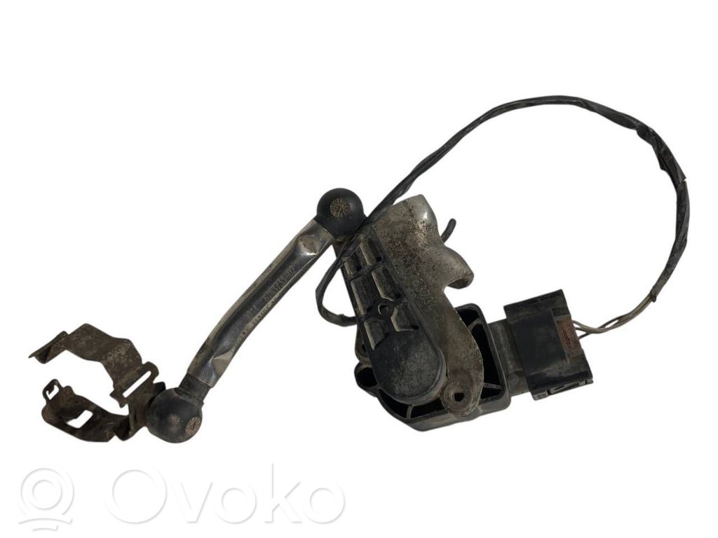 Augstuma sensors (priekšējo lukturu)