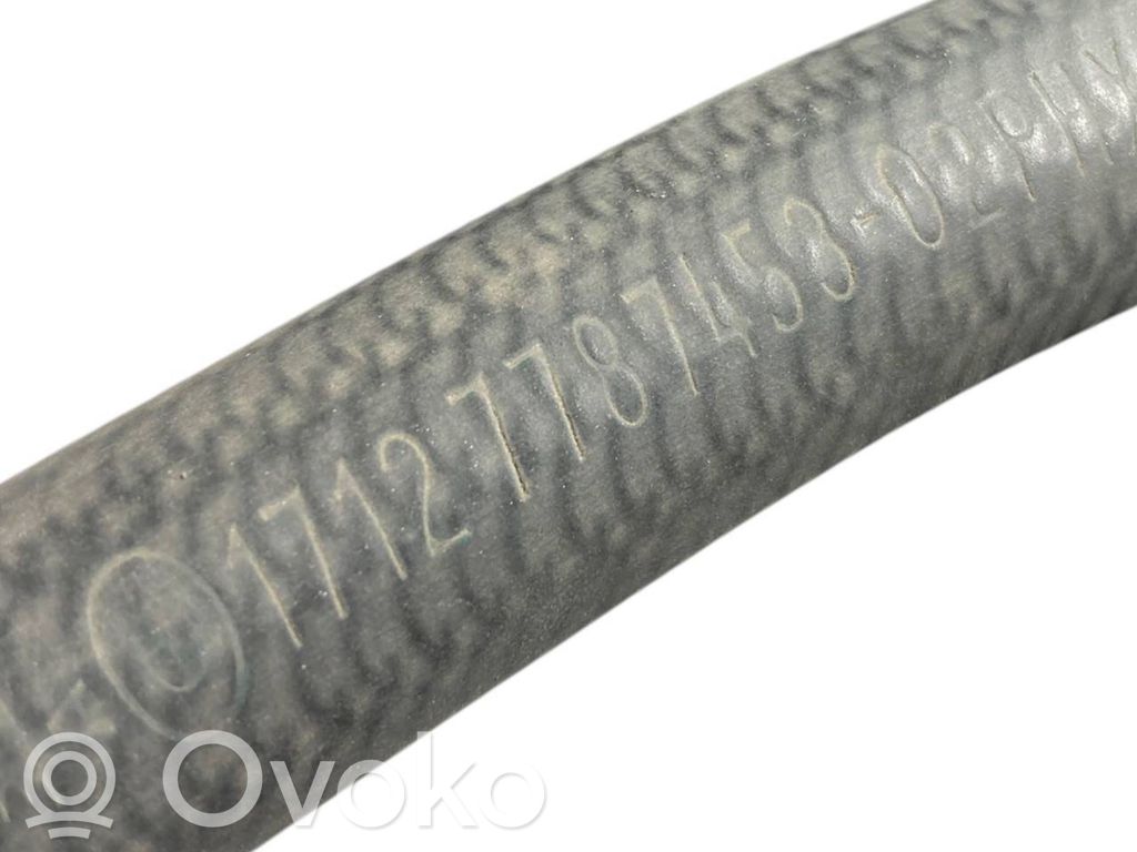 Caurulīte (-es) / šļūtene (-es)