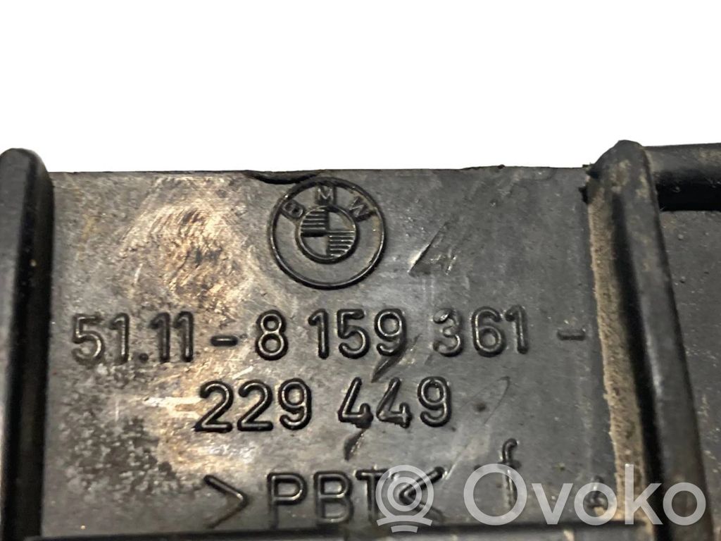 Priekšpusē bampera turētājs