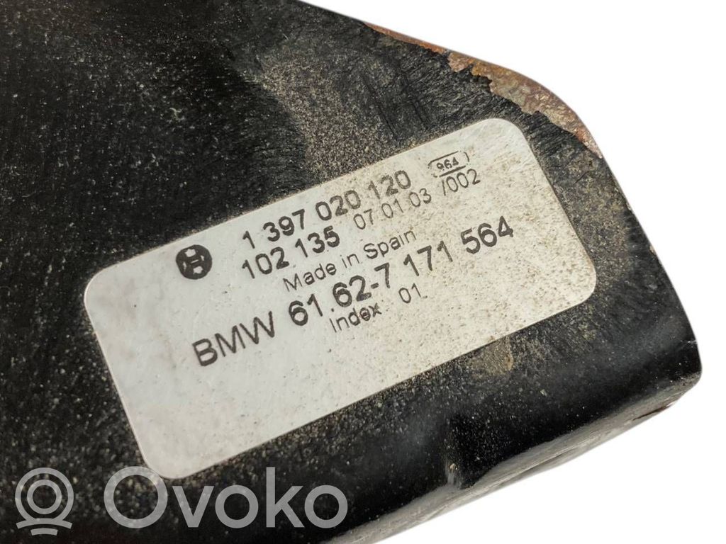 Aizmugurējā loga tīrītāja motoriņš