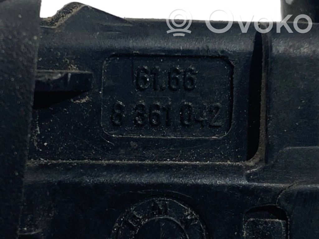 Mazgāšanas šķidruma smidzinātājs (-i) priekšējam logam