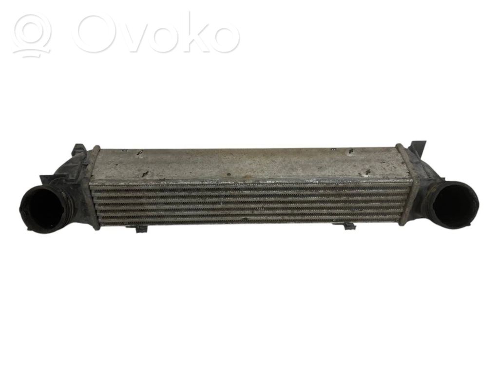 Starpdzesētāja radiators