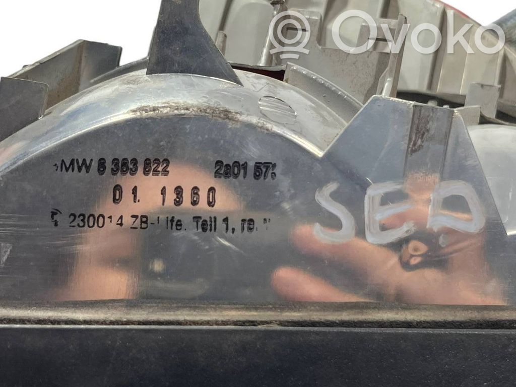 Задний фонарь в кузове