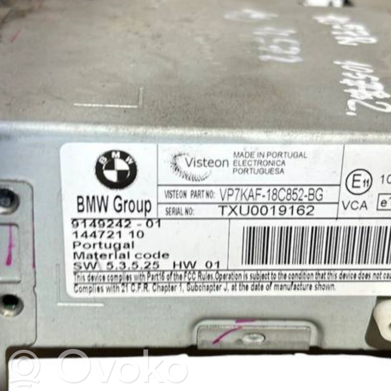 Radio / CD/DVD atskaņotājs / navigācija