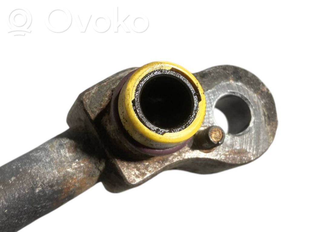 Air conditioner pipe(s) / hose(s)