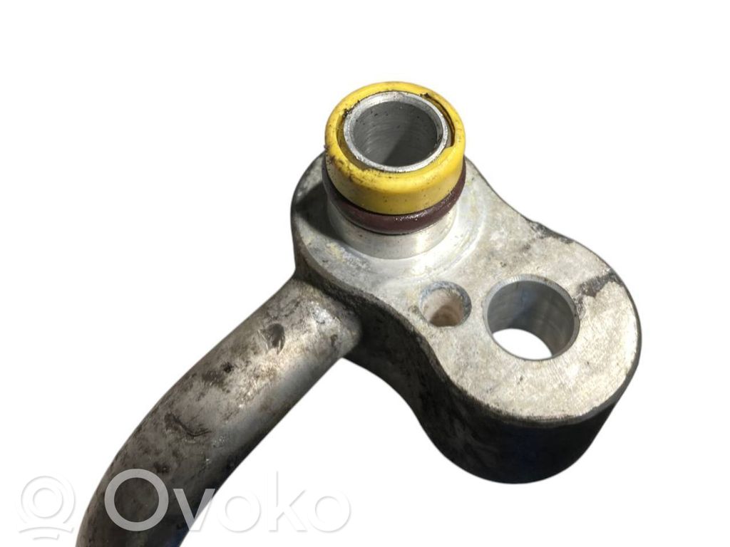 Air conditioner pipe(s) / hose(s)