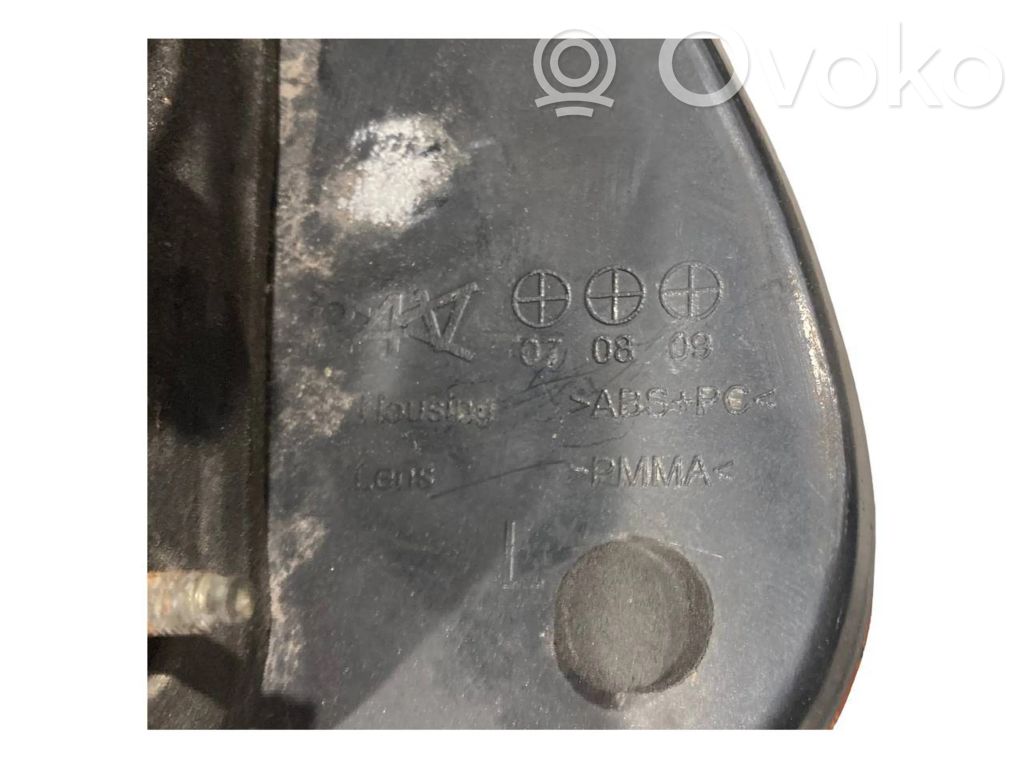 Aizmugurējais lukturis virsbūvē