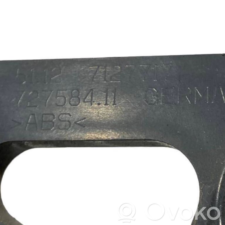 Rear bumper mounting bracket