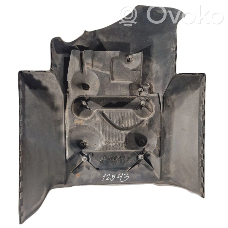 Engine cover (decorative trim)