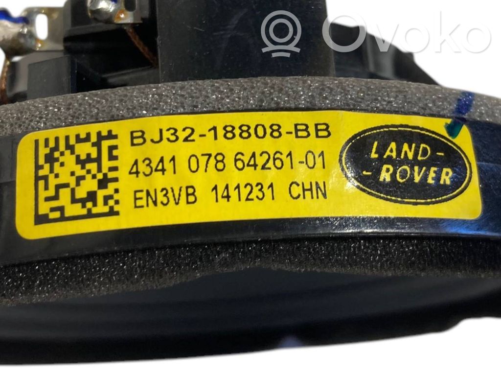 Skaļrunis (-i) priekšējās durvīs