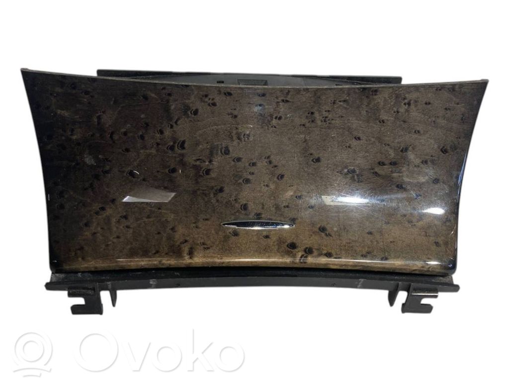 Salona dekoratīvās apdares komplekts