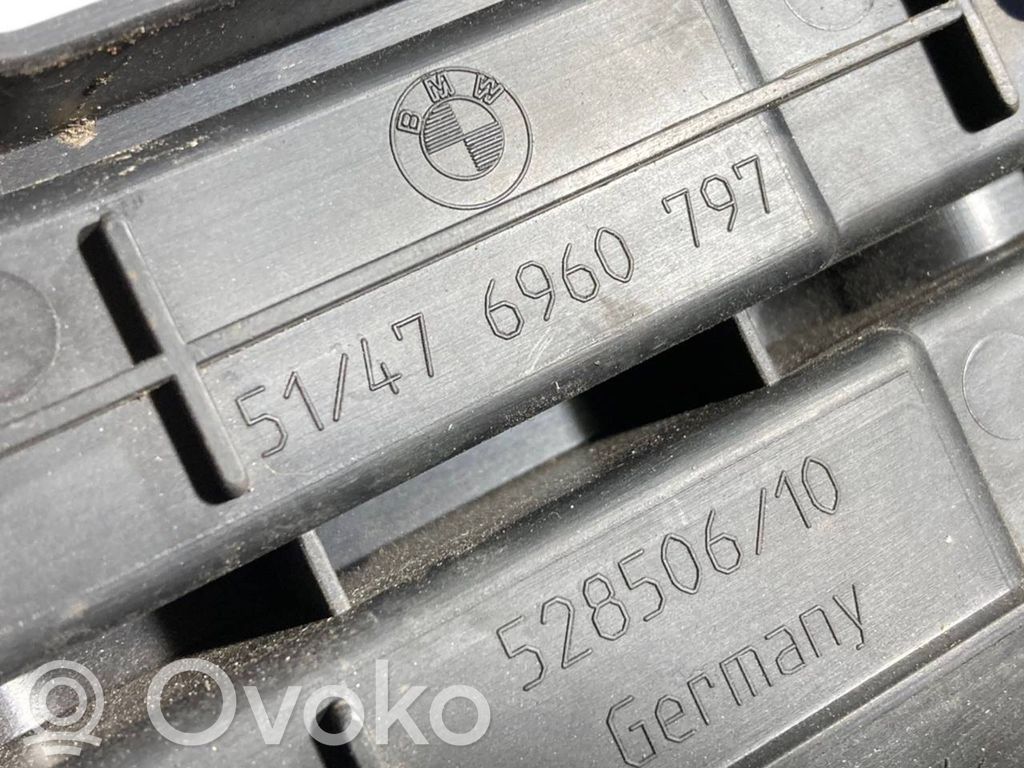 Другая часть интерьера