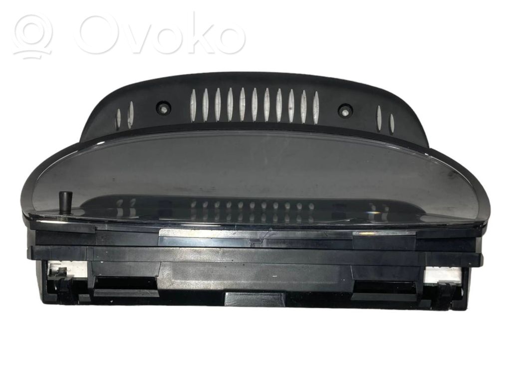 Speedometer (in the instrument panel)