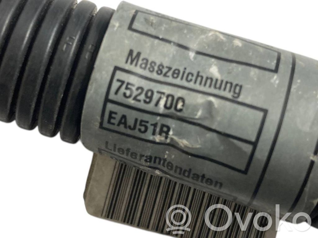 Dzinēja vadu instalācija