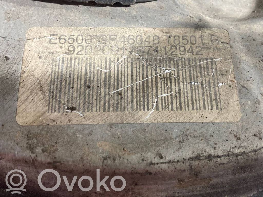 Aizmugurē riteņa rumbas vārpstas šarnīrs (stupica, capfa)