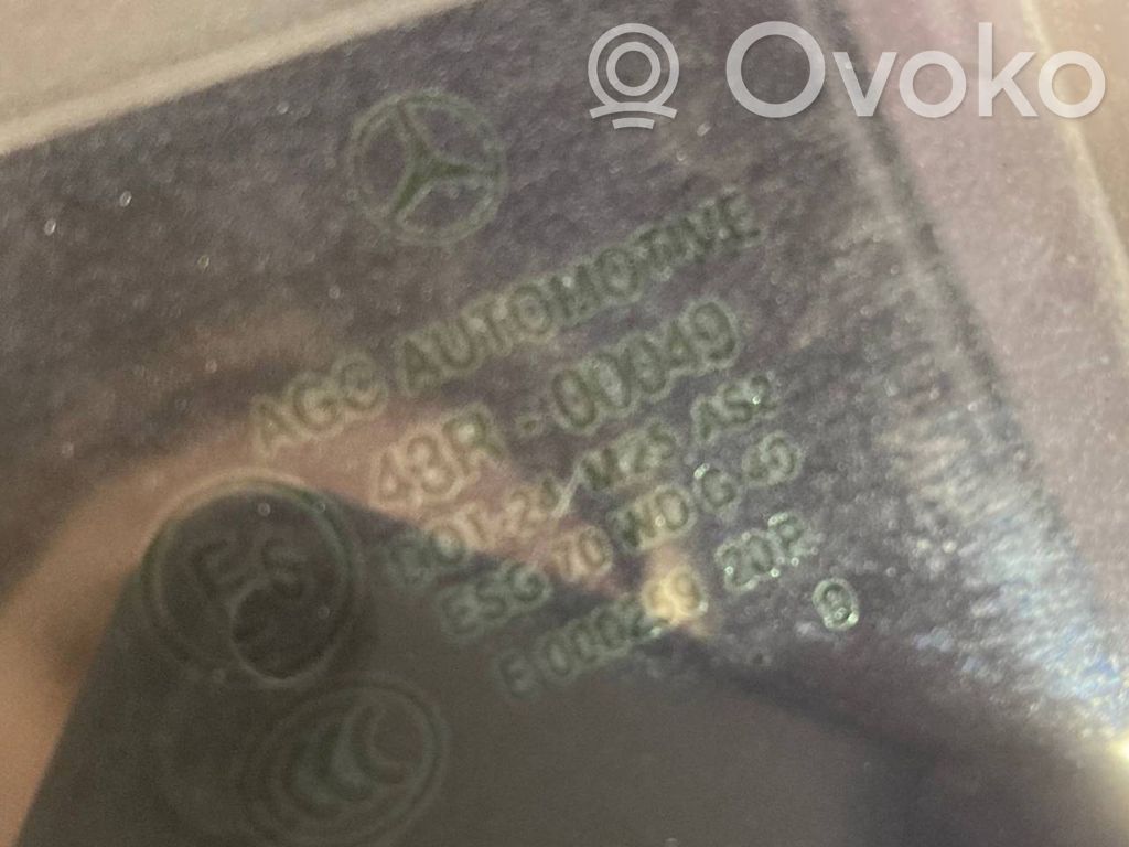 aizmugurējo durvju stikls