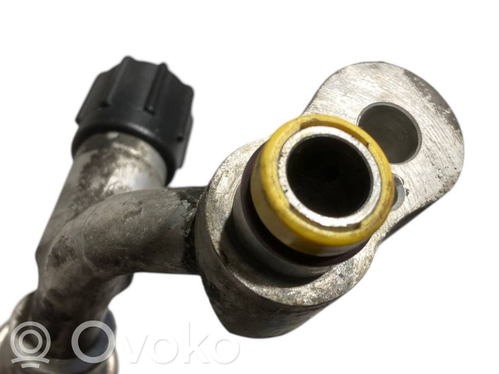 Air conditioner pipe(s) / hose(s)