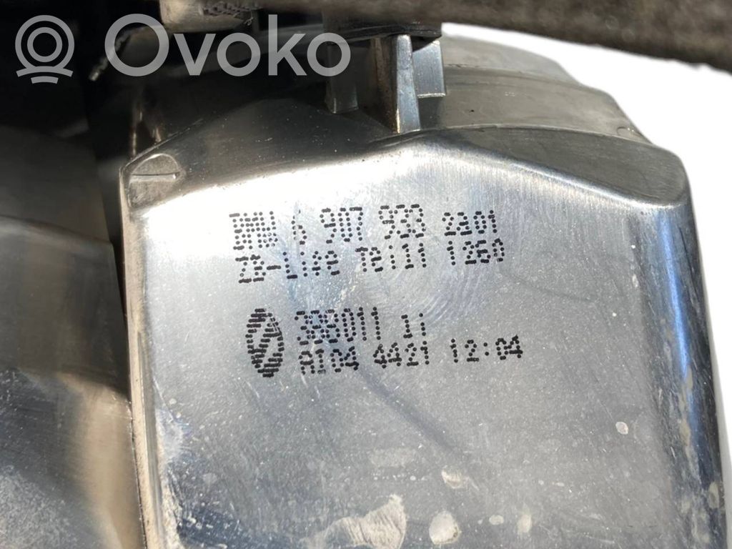 Aizmugurējais lukturis virsbūvē