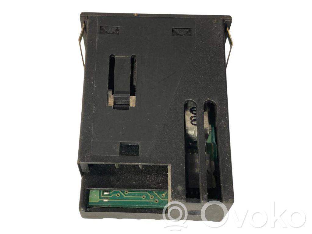 Выключатель подогрева сидений