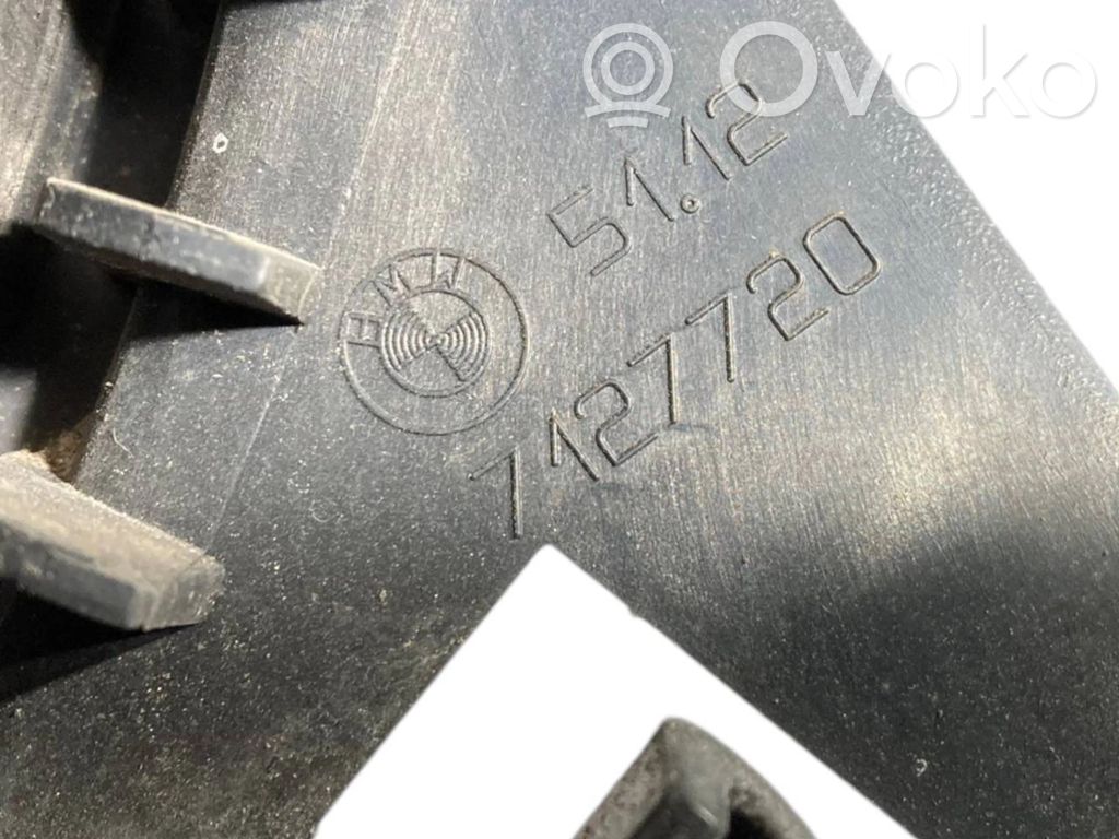 Rear bumper mounting bracket