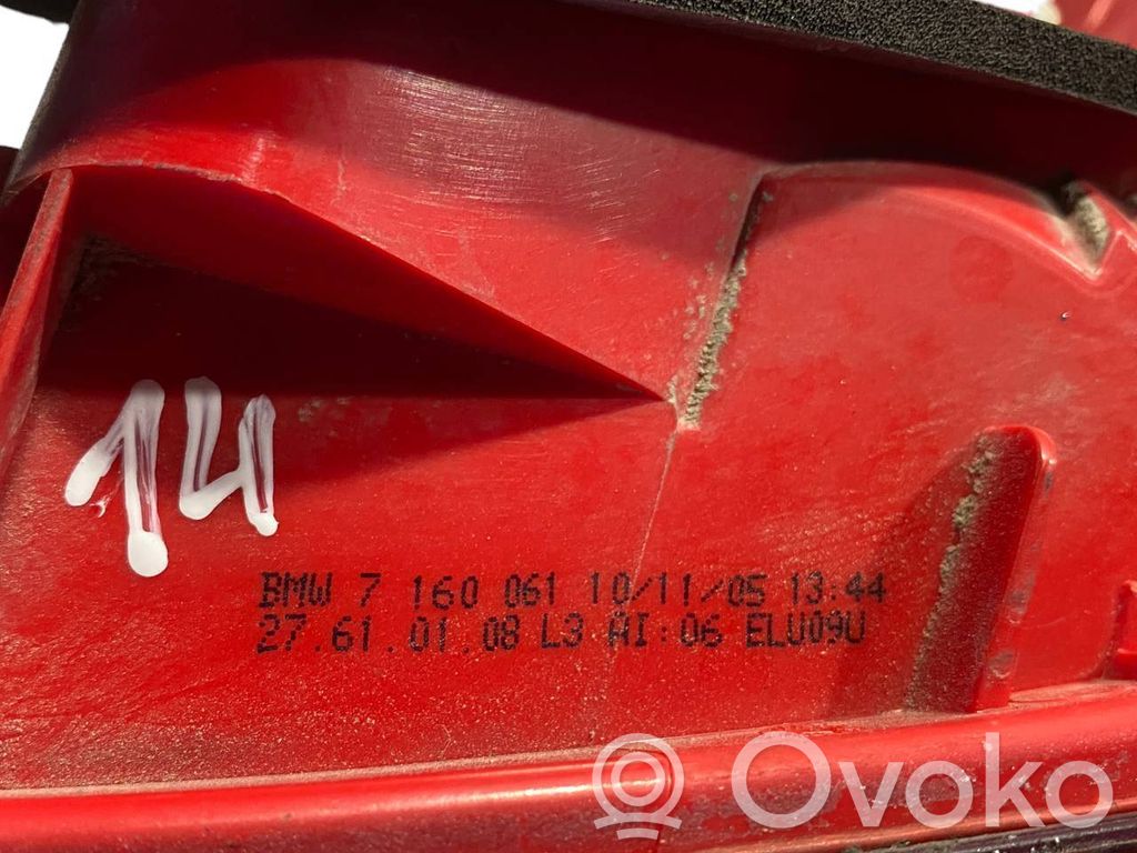 Aizmugurējais lukturis virsbūvē