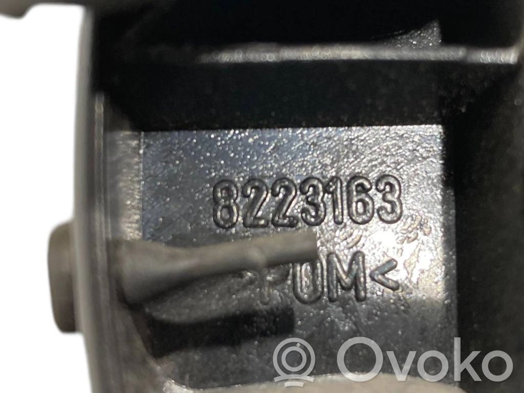 Engine hood release handle