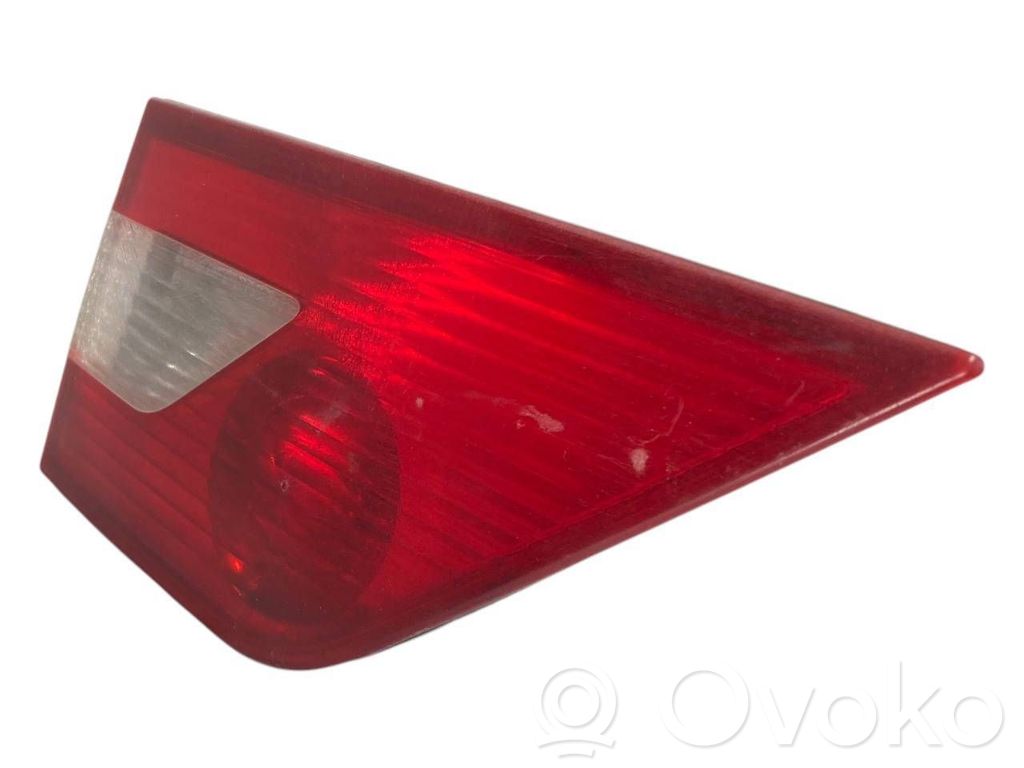 Taillight in the hood