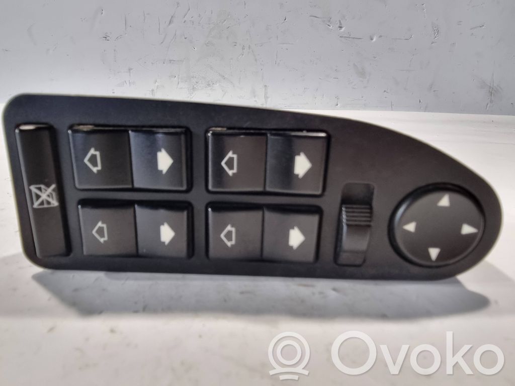 Window lift control switch(es)