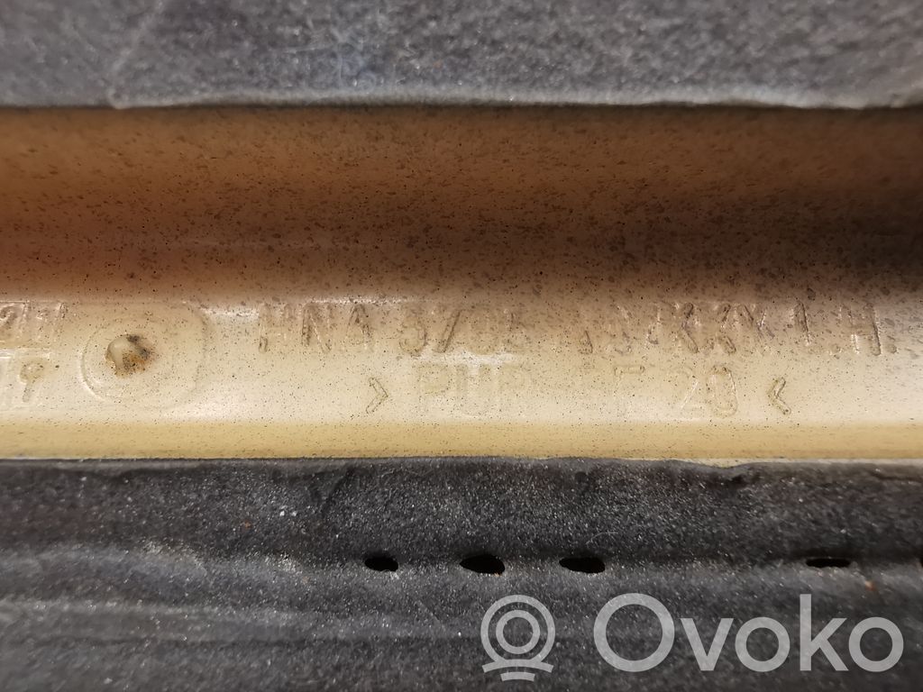 Spārna dekoratīvā apdare (moldings)