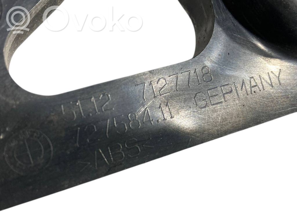 Rear bumper mounting bracket