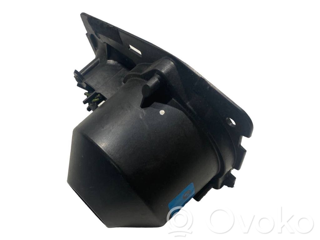 Speaker(s) in the rear door
