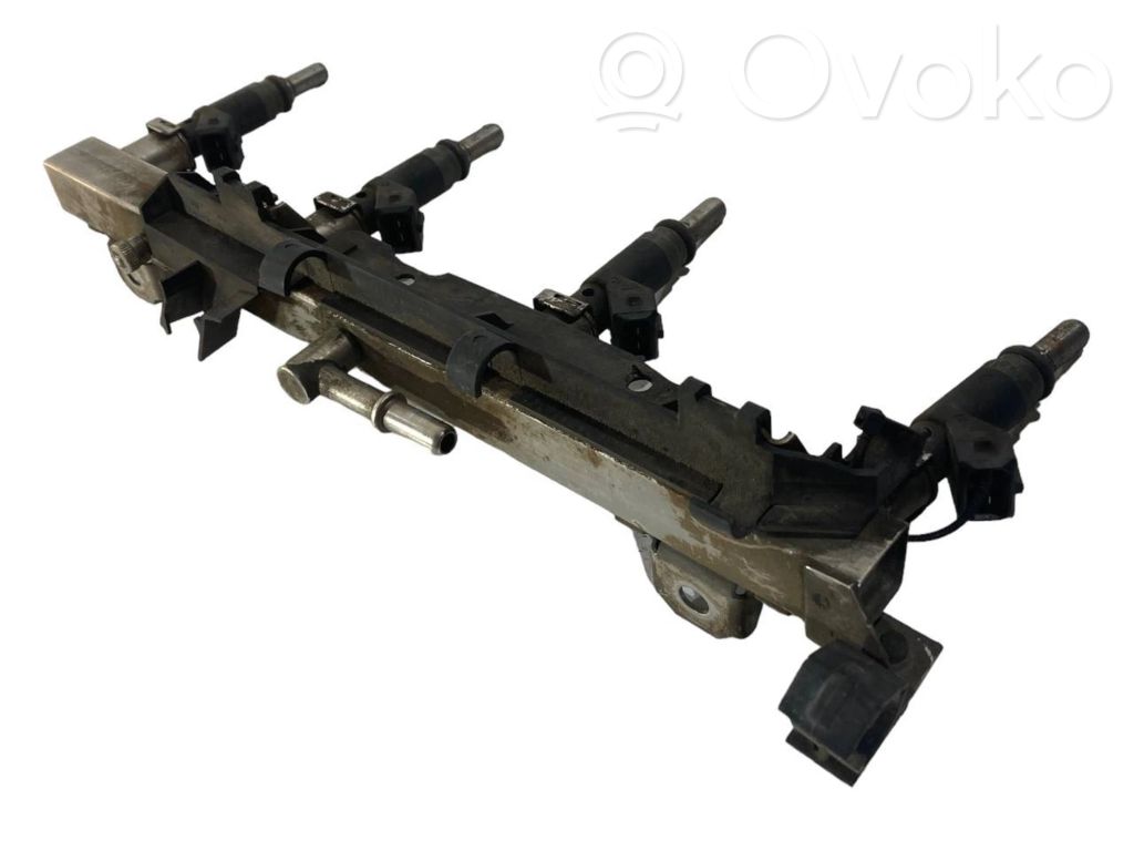 Fuel main pipe