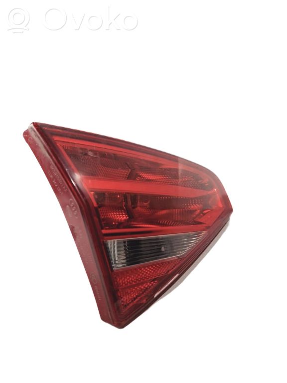 Задний фонарь на капоте