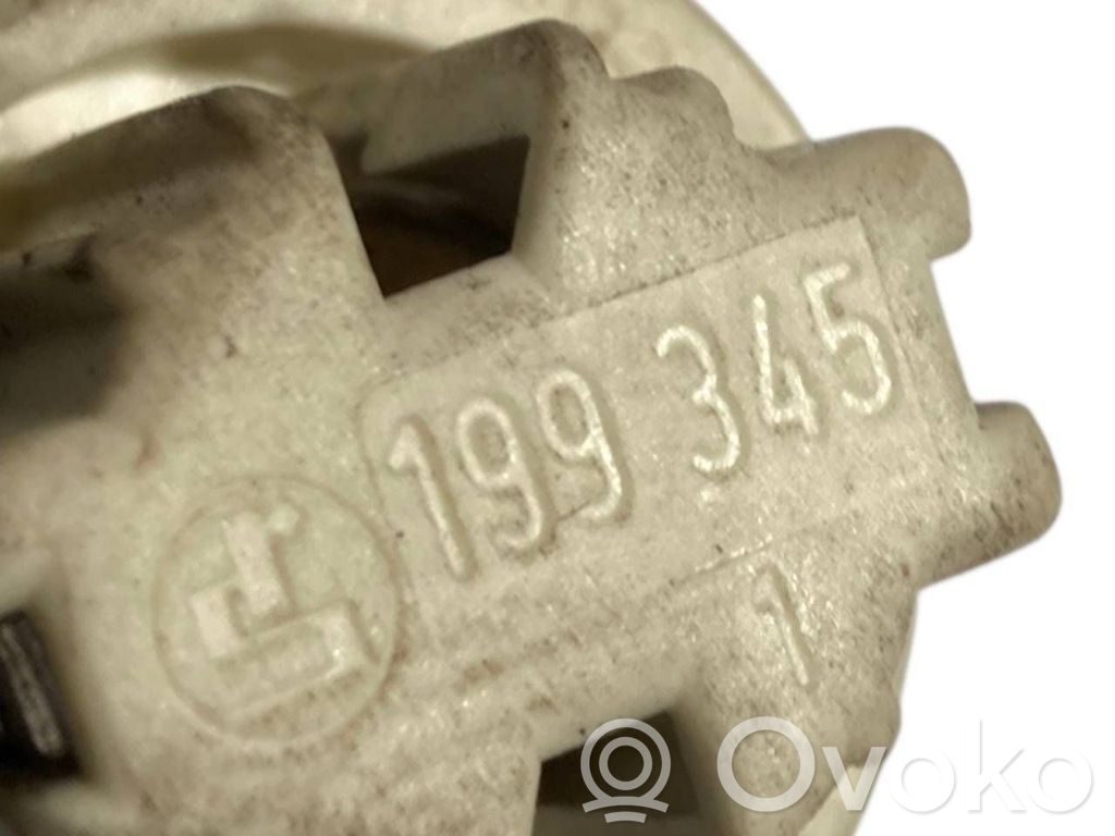 Aizmugures spuldzes vāka turētājs