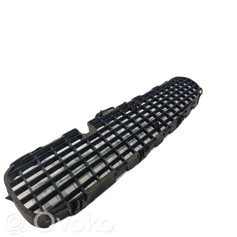 Bonnet decorative grille