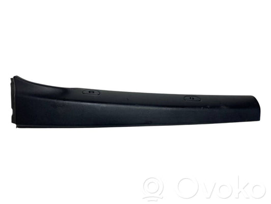 Боковая декоративная отделка (у окна)