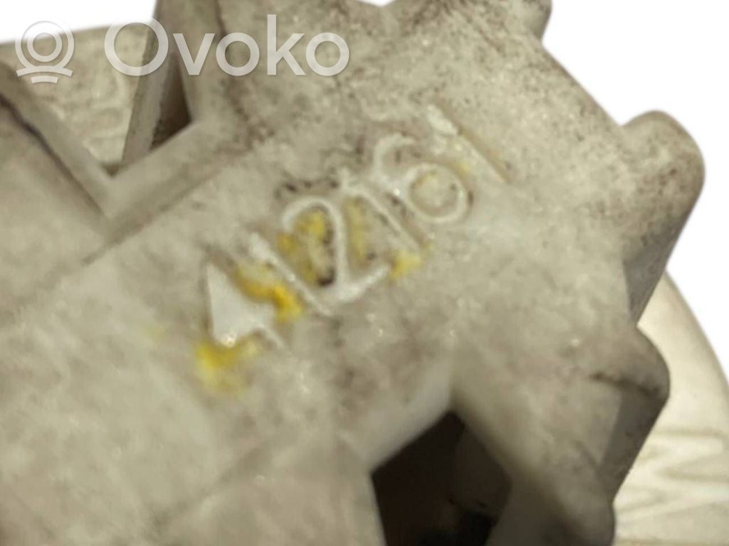 Aizmugures spuldzes vāka turētājs